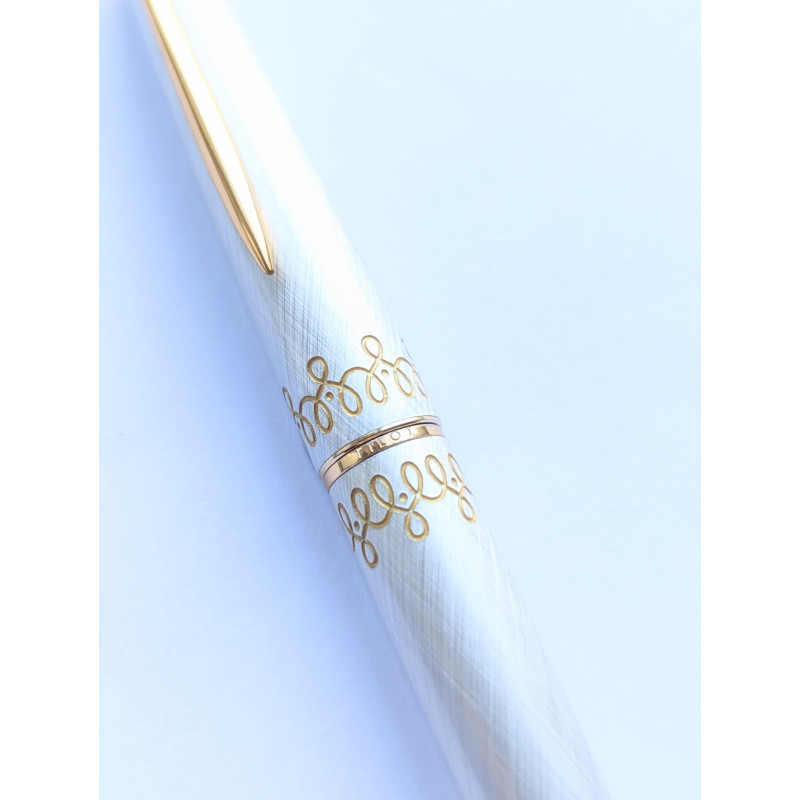80's Pilot 18K gold Fine Nib Floral Design Fountain Pen
